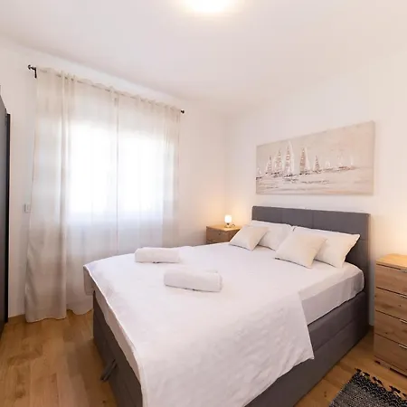 Apartment Diadora Zadar