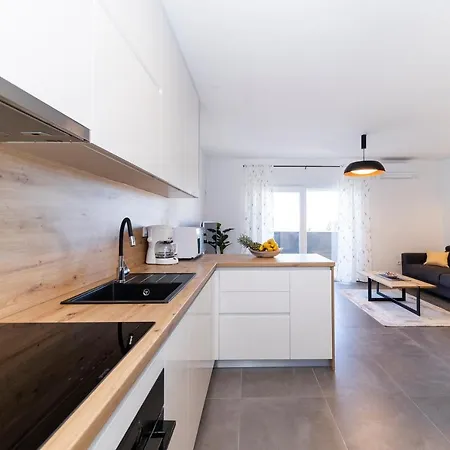 Apartment Diadora Zadar