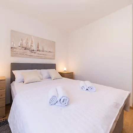 Apartment Diadora Zadar